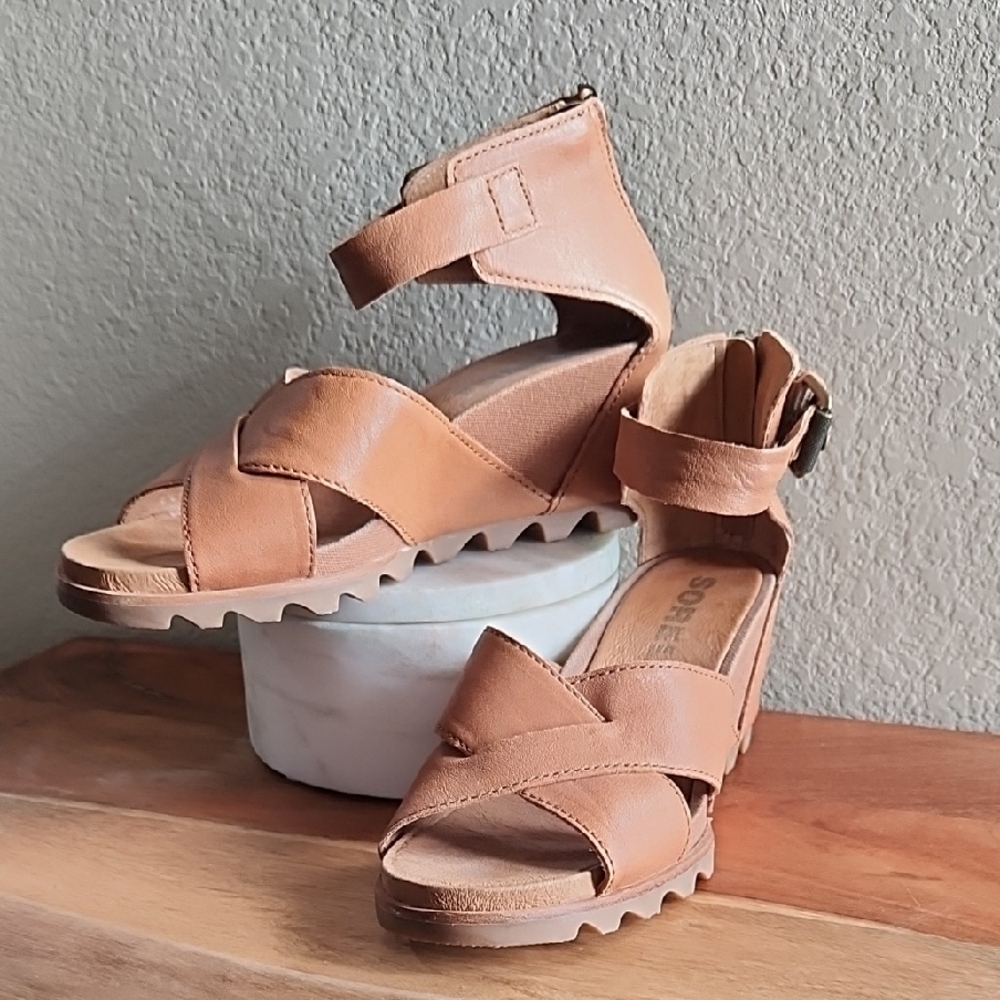 Sorel Women's Tan Leather Strappy Wedge Sandals
